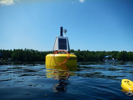 Water quality monitoring buoy